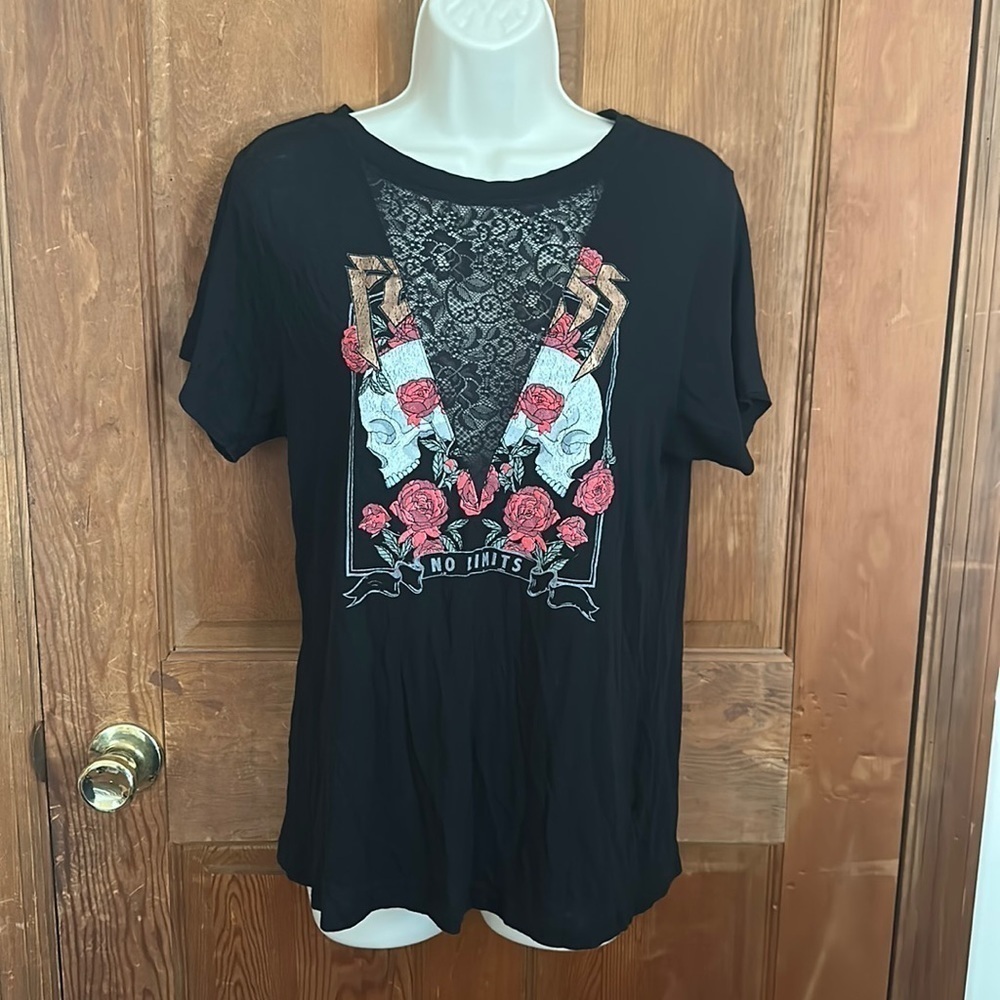 Express/One Eleven Lace Cutout TShirt Size Small